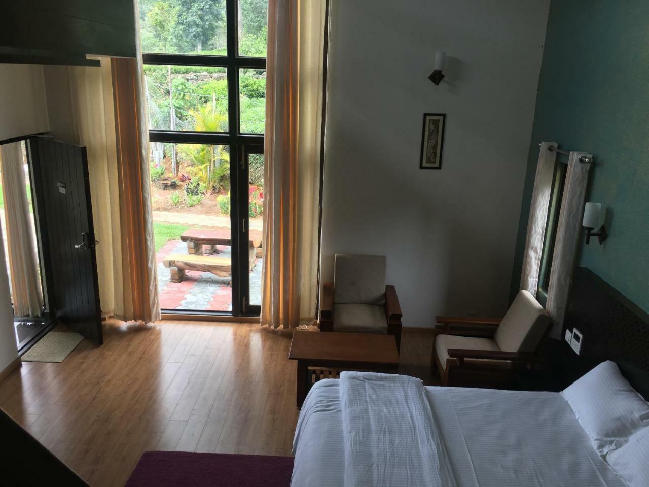 Silvertip Cafe & Homestay Kotagiri Bagian luar foto